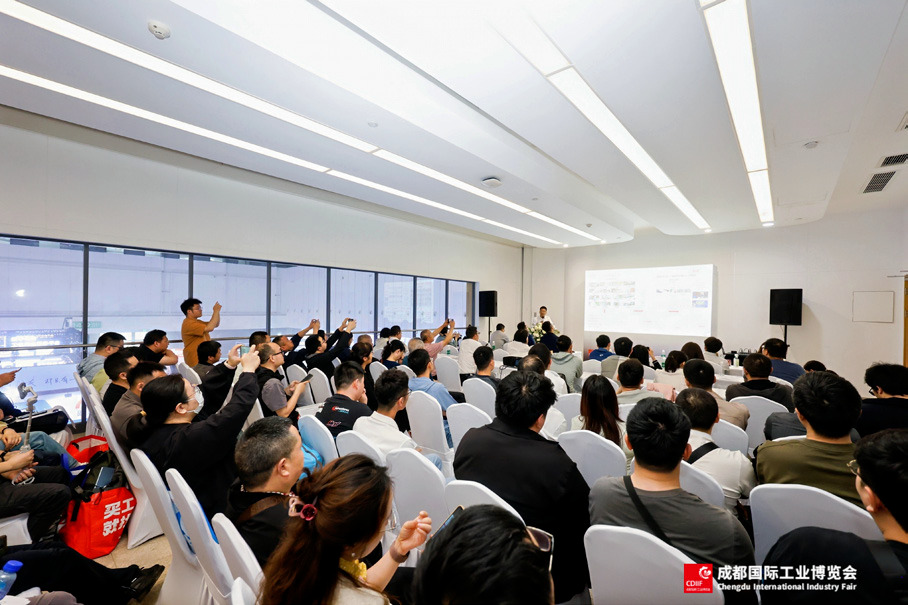 1765157116133180sqUm.jpg 10009.jpg